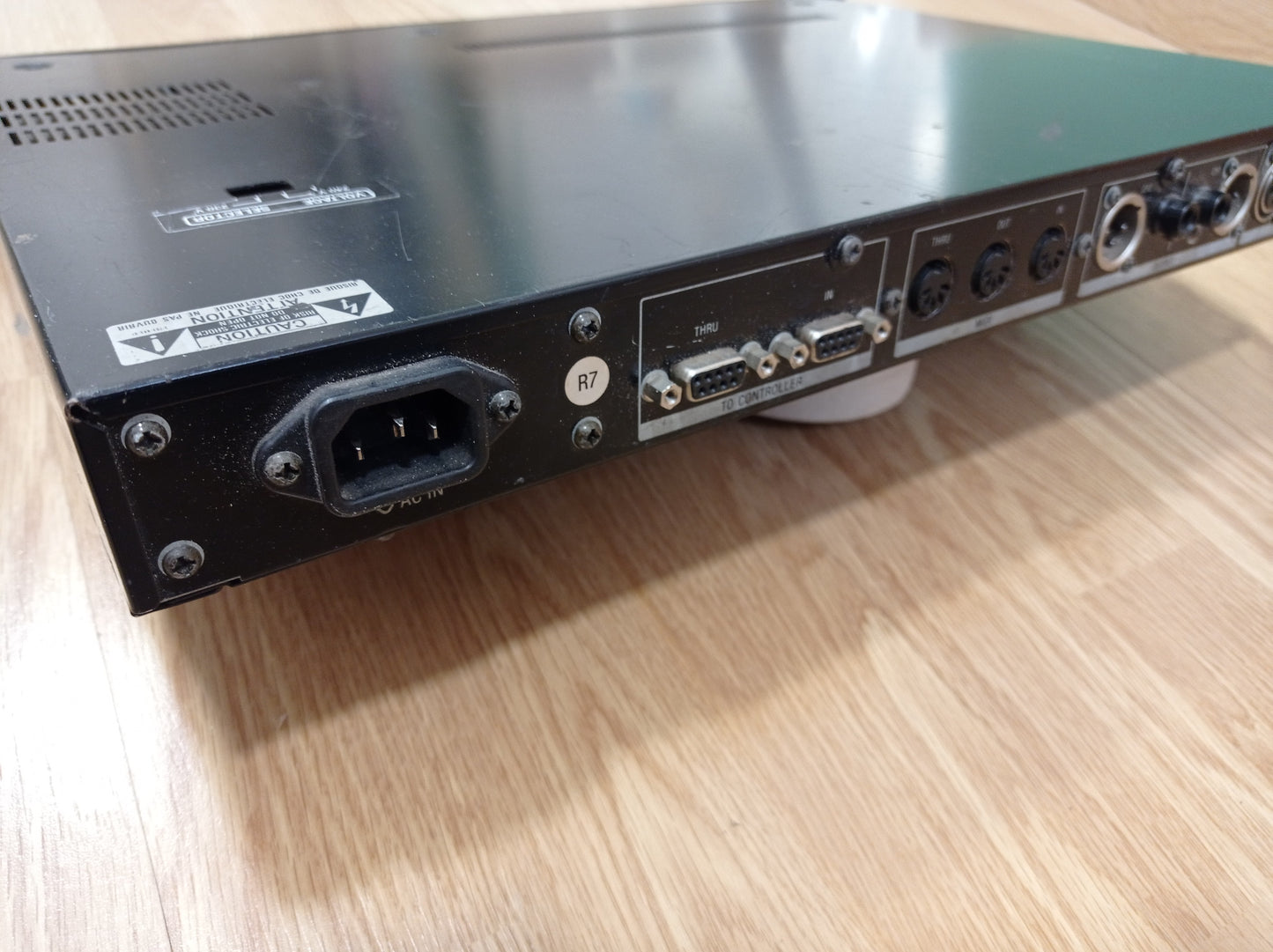 Reverb Sony DPS-R7