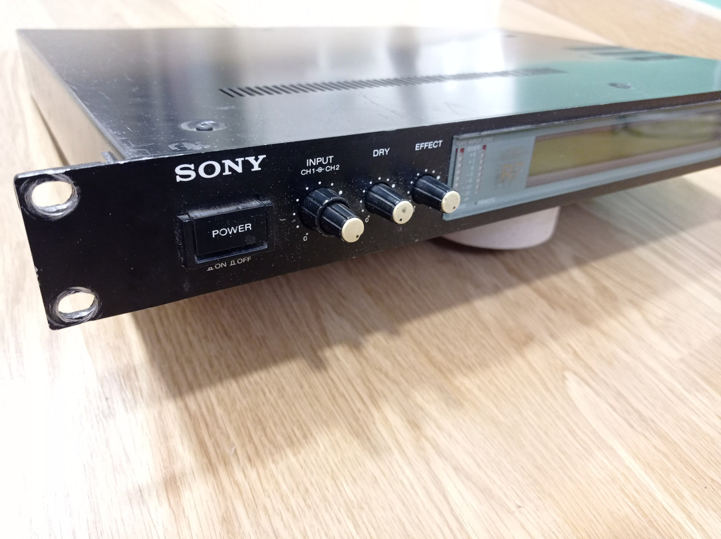 Reverb Sony DPS-R7